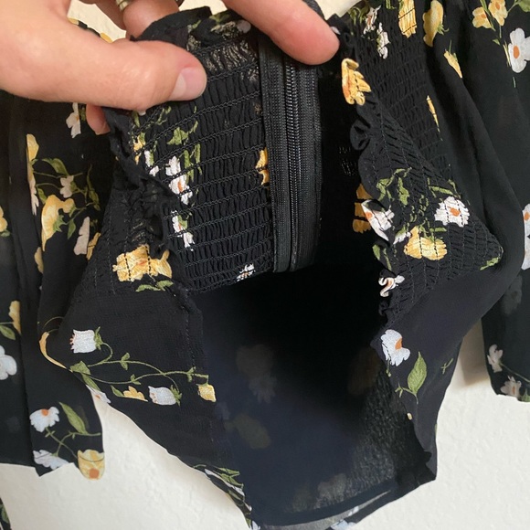 Reformation grove top - Picture 12 of 12